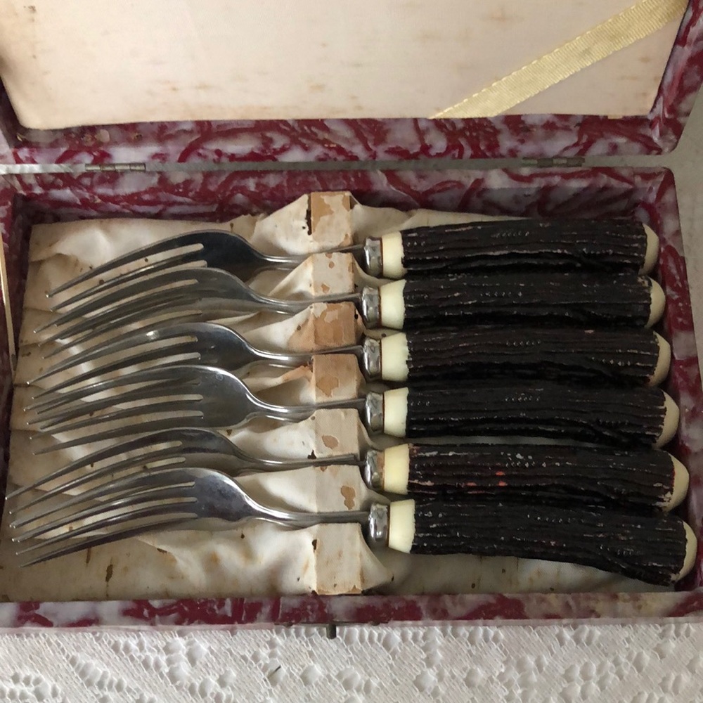 Boxed set of 6 Vintage faux Stag Horn handled Stainless Steel forks